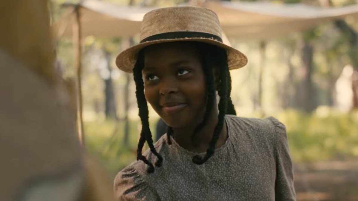 Cast of Sarah’s Oil Spotlight on the Stars of the Acclaimed Drama